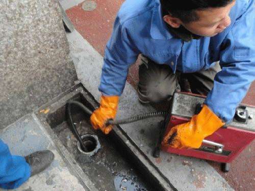 阳江镇疏通下水道